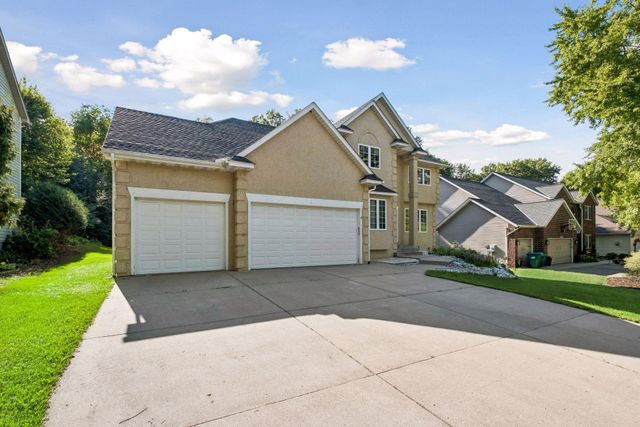 15016 Viewcrest Lane, Burnsville, MN 55306