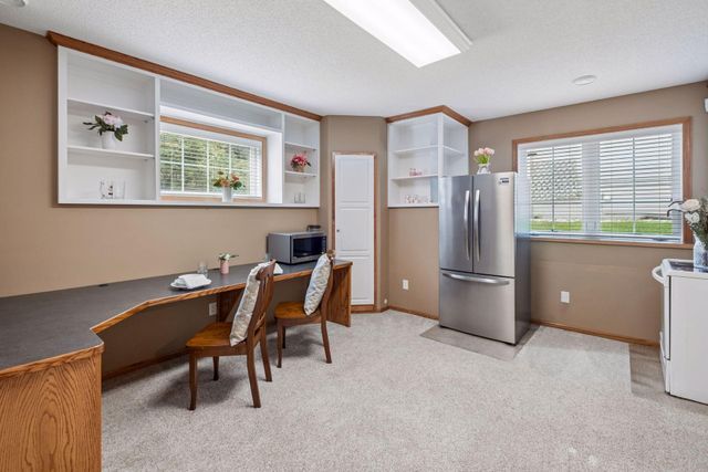 15016 Viewcrest Lane, Burnsville, MN 55306