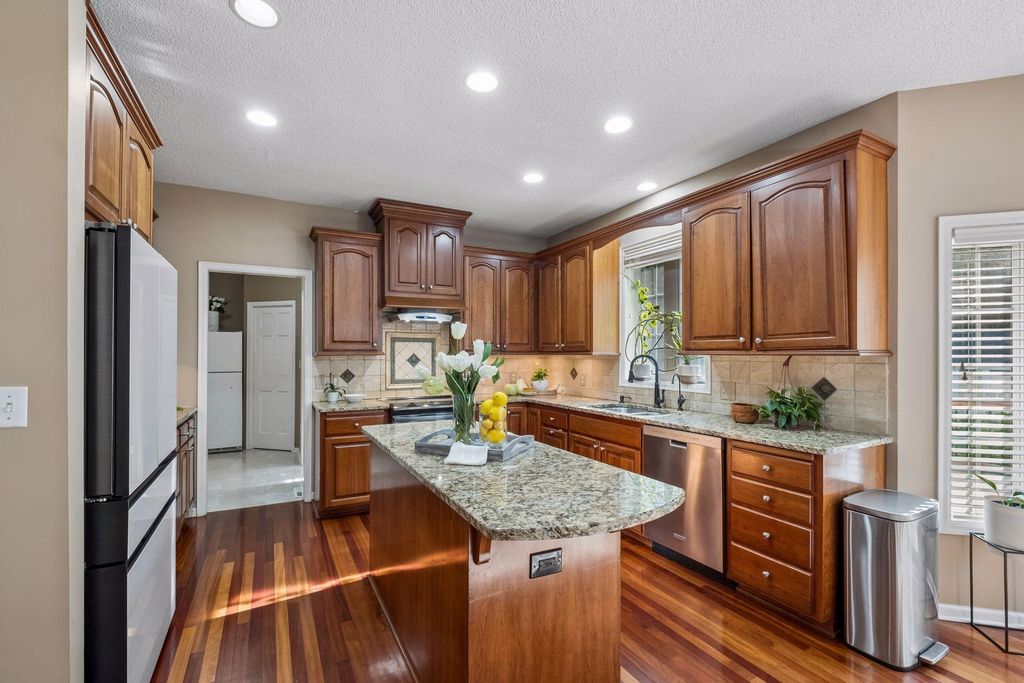 15016 Viewcrest Lane, Burnsville, MN 55306 — exterior