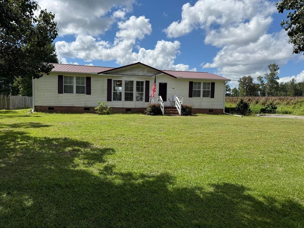 980 Highway 747, Loris, SC 29569 — exterior
