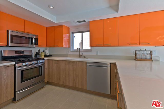 3545 Ridgeview Circle, Palm Springs, CA 92264