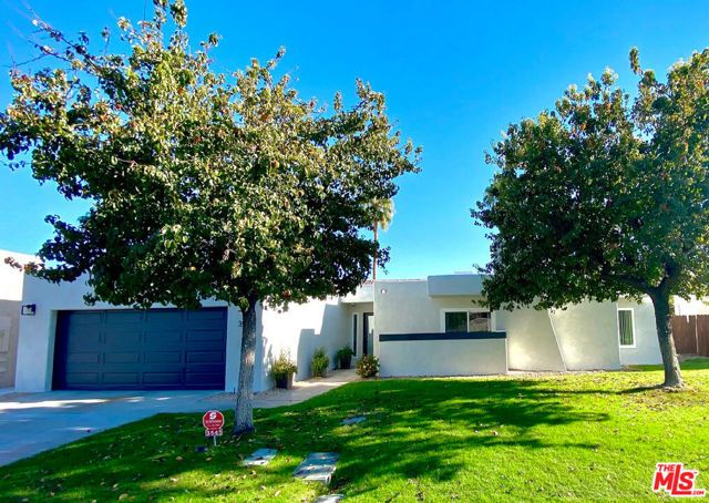 3545 Ridgeview Circle, Palm Springs, CA 92264