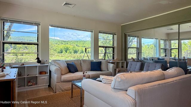 91 Mountain Rest Road, New Paltz, NY 12561