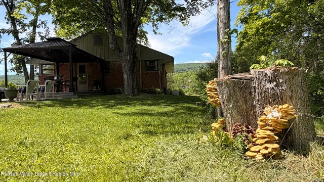 91 Mountain Rest Road, New Paltz, NY 12561