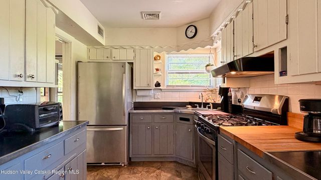 91 Mountain Rest Road, New Paltz, NY 12561