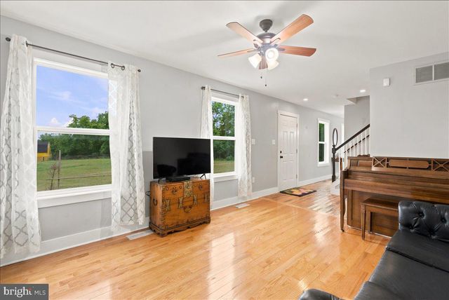 193 MARSH LN, White Post, VA 22663