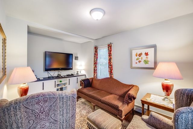 29 Seaview Dr, Falmouth, MA 02536