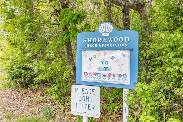 29 Seaview Dr, Falmouth, MA 02536