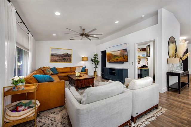 30520 Cinnamon Teal, Canyon Lake, CA 92587