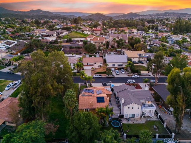 30520 Cinnamon Teal, Canyon Lake, CA 92587