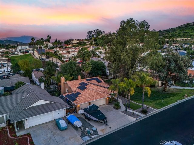 30520 Cinnamon Teal, Canyon Lake, CA 92587