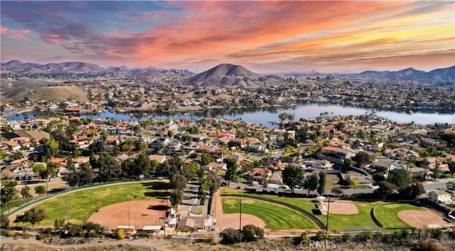 30520 Cinnamon Teal, Canyon Lake, CA 92587