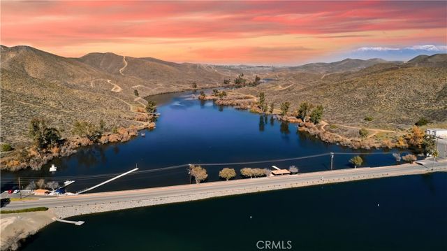 30520 Cinnamon Teal, Canyon Lake, CA 92587