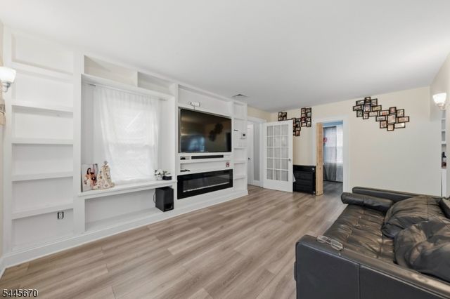 15 Stevens Rd, Belleville Twp., NJ 07109