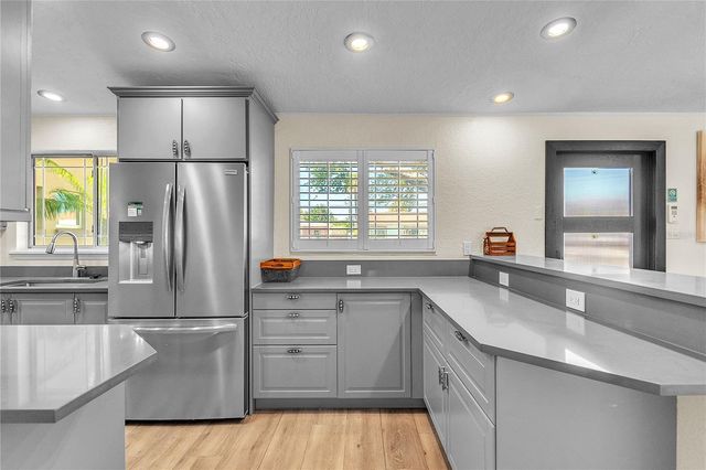 340 81ST AVENUE, St Pete Beach, FL 33706