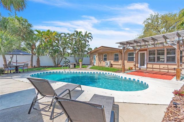 340 81ST AVENUE, St Pete Beach, FL 33706