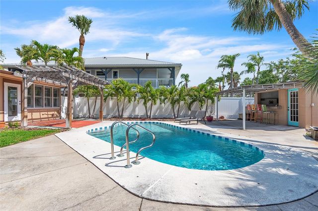 340 81ST AVENUE, St Pete Beach, FL 33706