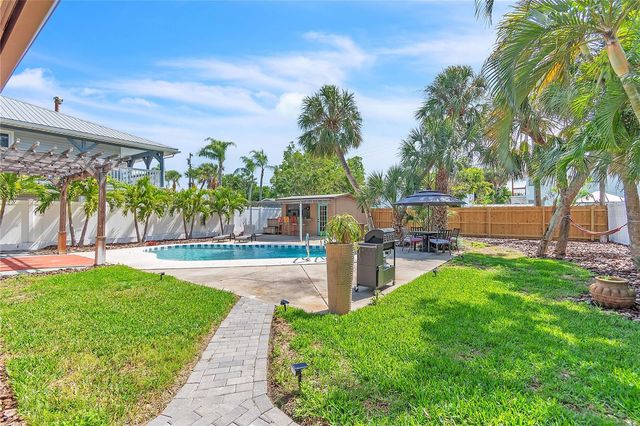 340 81ST AVENUE, St Pete Beach, FL 33706