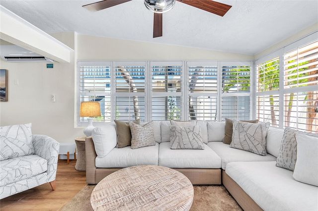 340 81ST AVENUE, St Pete Beach, FL 33706