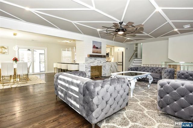 28 Overlook Road, Saddle River, NJ 07458