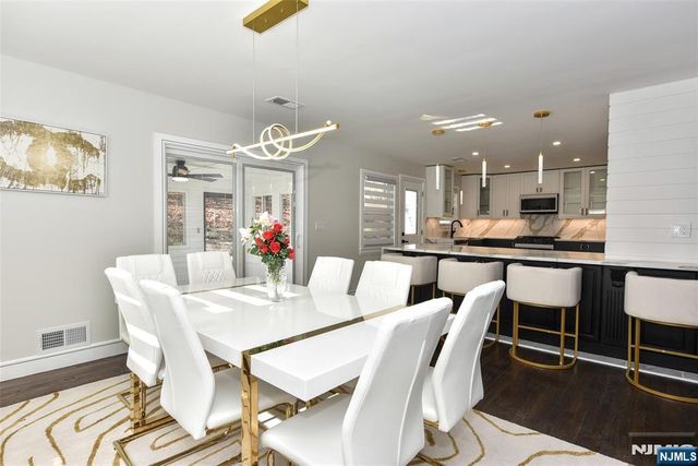 28 Overlook Road, Saddle River, NJ 07458