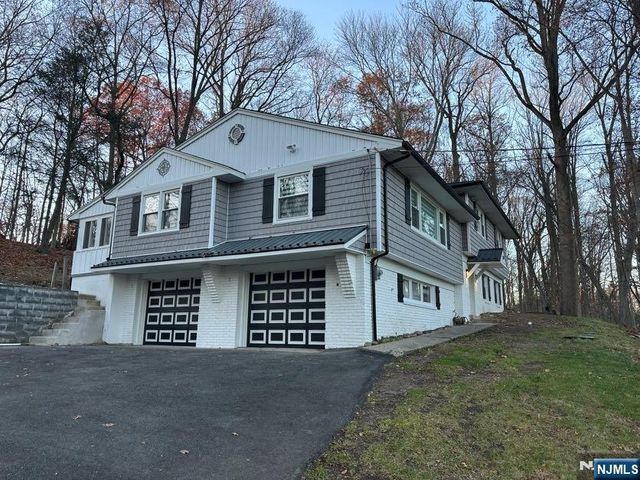 28 Overlook Road, Saddle River, NJ 07458