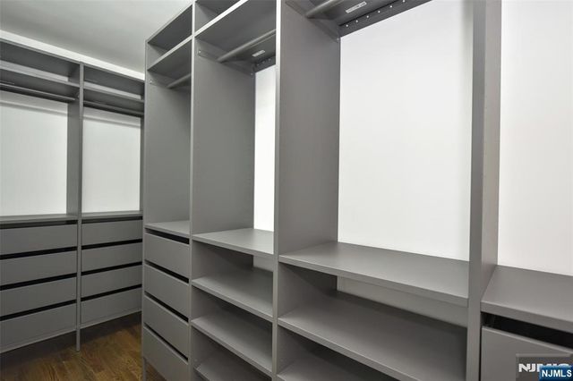 28 Overlook Road, Saddle River, NJ 07458