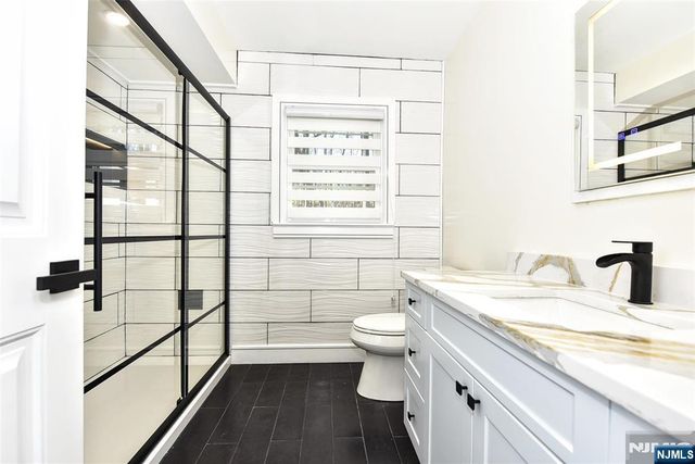 28 Overlook Road, Saddle River, NJ 07458