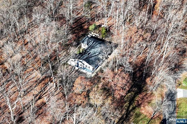 28 Overlook Road, Saddle River, NJ 07458
