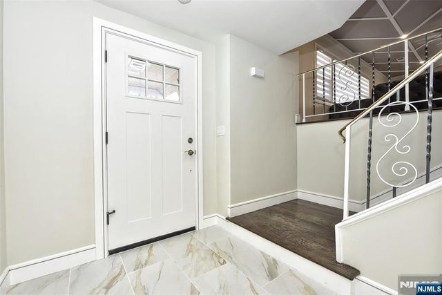 28 Overlook Road, Saddle River, NJ 07458