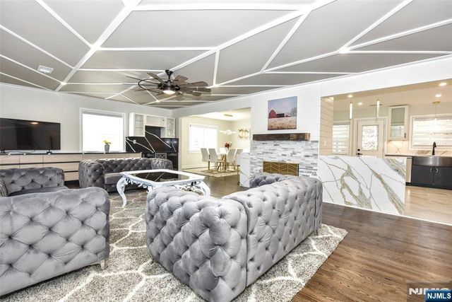 28 Overlook Road, Saddle River, NJ 07458