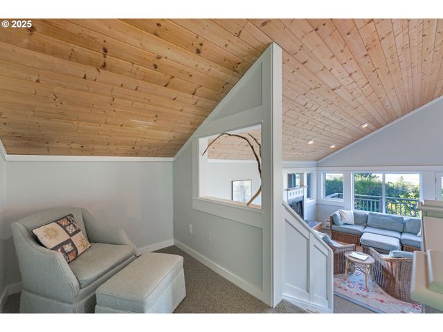 333 VOSBURG St, Wheeler, OR 97147