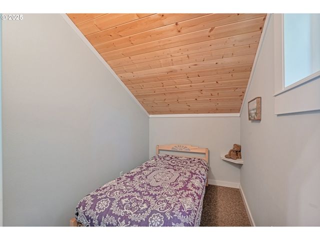 333 VOSBURG St, Wheeler, OR 97147