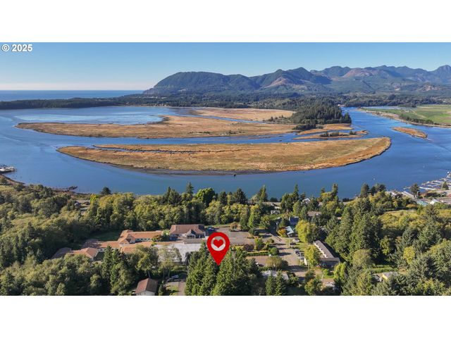 333 VOSBURG St, Wheeler, OR 97147