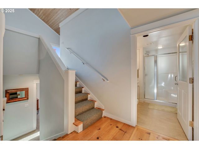 333 VOSBURG St, Wheeler, OR 97147