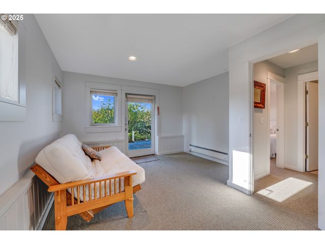 333 VOSBURG St, Wheeler, OR 97147