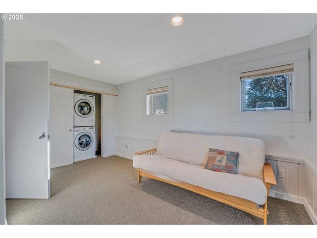 333 VOSBURG St, Wheeler, OR 97147