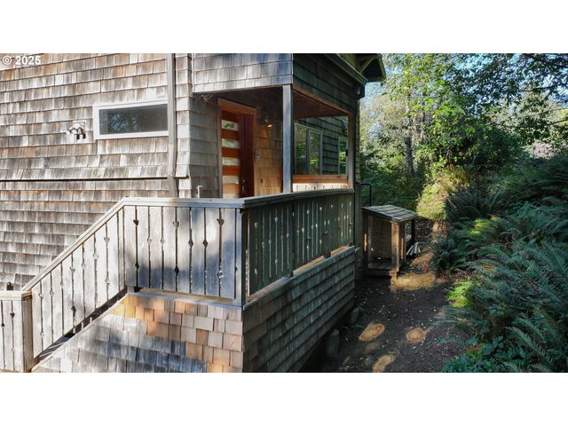 333 VOSBURG St, Wheeler, OR 97147