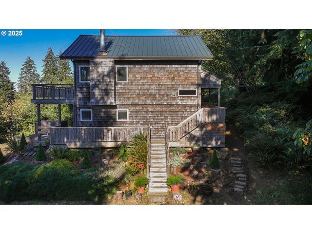 333 VOSBURG St, Wheeler, OR 97147