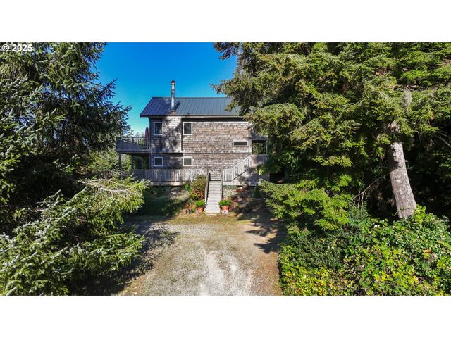 333 VOSBURG St, Wheeler, OR 97147