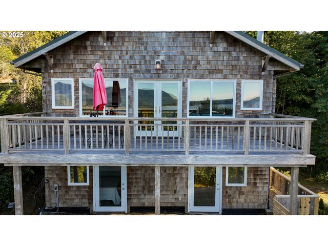 333 VOSBURG St, Wheeler, OR 97147