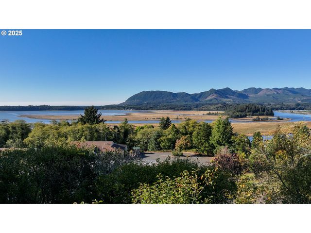 333 VOSBURG St, Wheeler, OR 97147