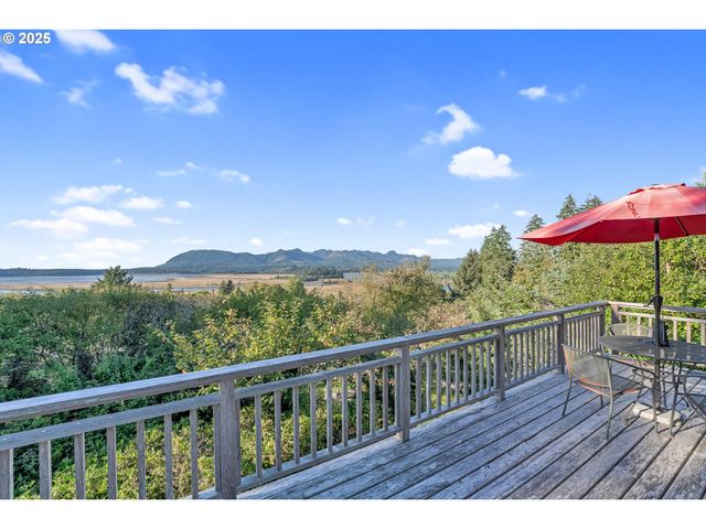 333 VOSBURG St, Wheeler, OR 97147