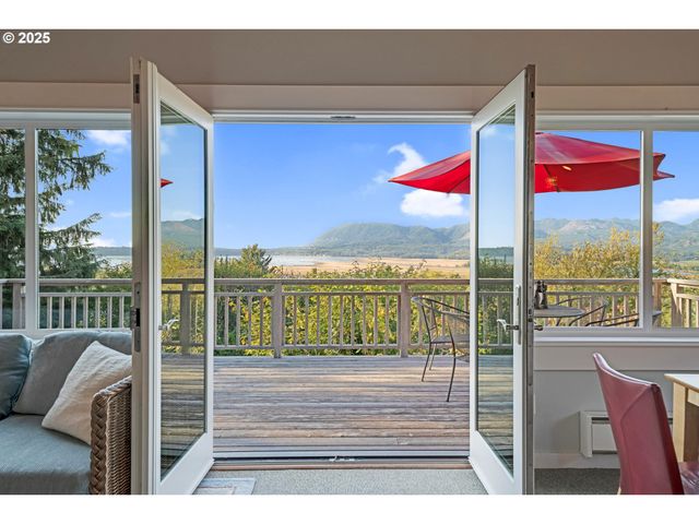 333 VOSBURG St, Wheeler, OR 97147