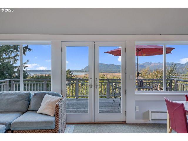 333 VOSBURG St, Wheeler, OR 97147