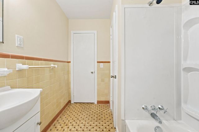 1534 S Kilbourne Road, Columbia, SC 29205