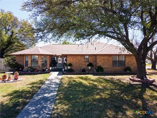 1402 Hawk Trail, Copperas Cove, TX 76522