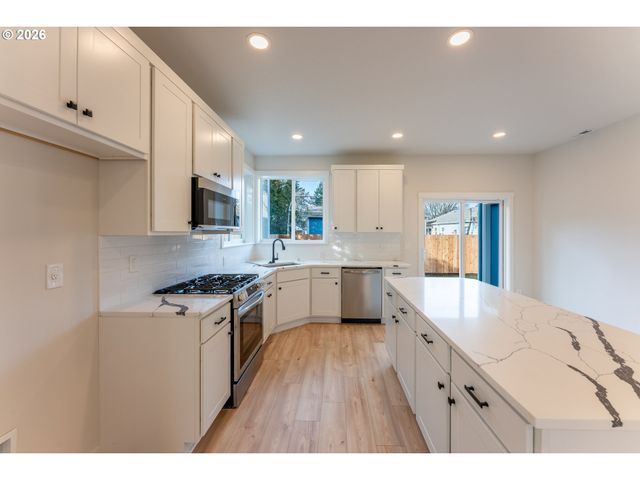 4515 Se 79TH Ave, Portland, OR 97206