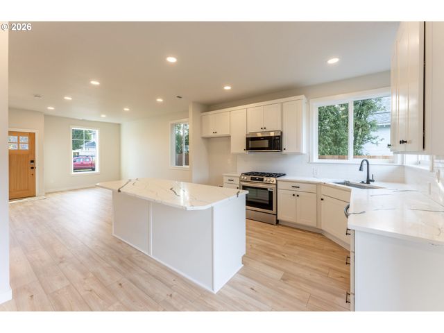 4515 Se 79TH Ave, Portland, OR 97206