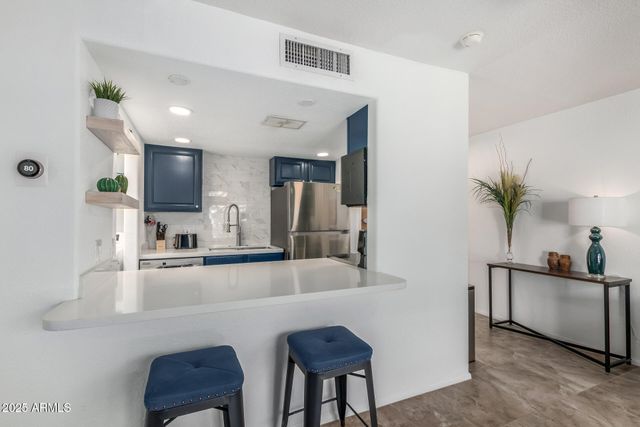 8576 E INDIAN SCHOOL Road UNIT B, Scottsdale, AZ 85251